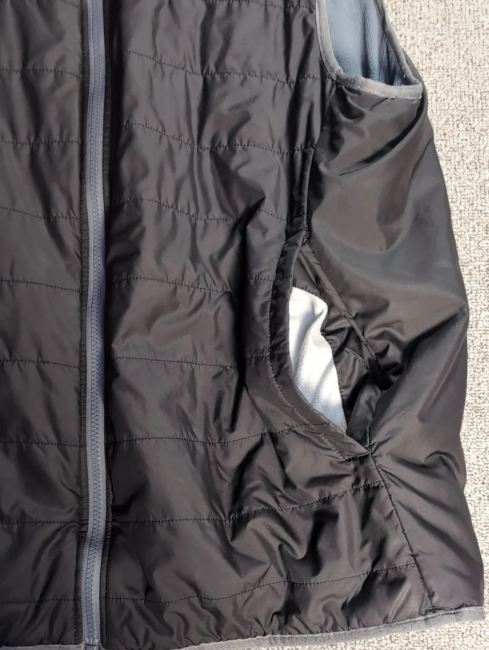 The North Face Trinity Reversible Puffer Fleece Vest Size XL in TNF Black/Gray
